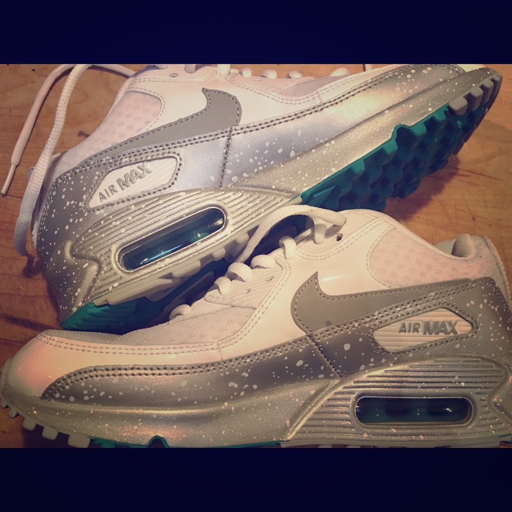 BRAND NEW Nike Air Max shows Women’s size 6
